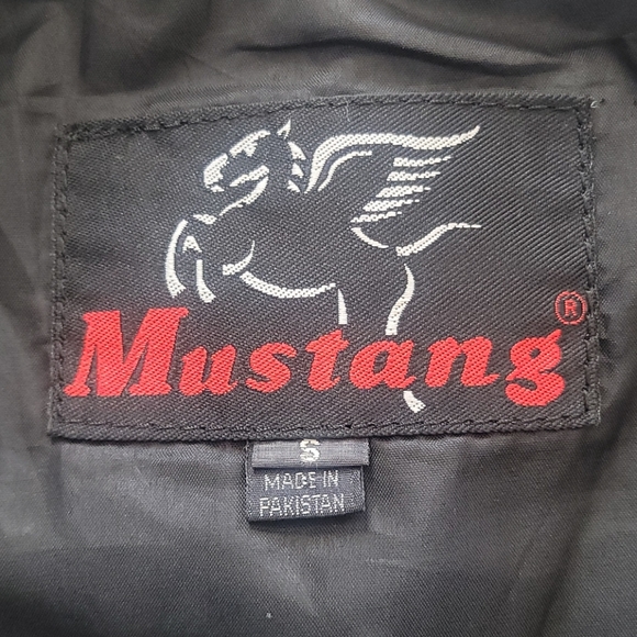 Womans Genuine Leather Vest - Picture 2 of 4